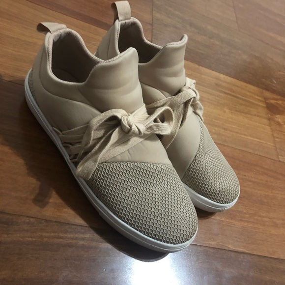 Steve Madden blush sneaker - Picture 2 of 3